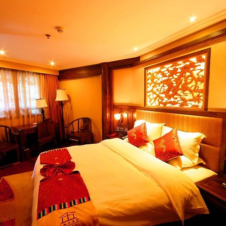 Lijiang Jinfu Hotel Екстер'єр фото