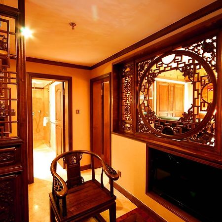 Lijiang Jinfu Hotel Екстер'єр фото