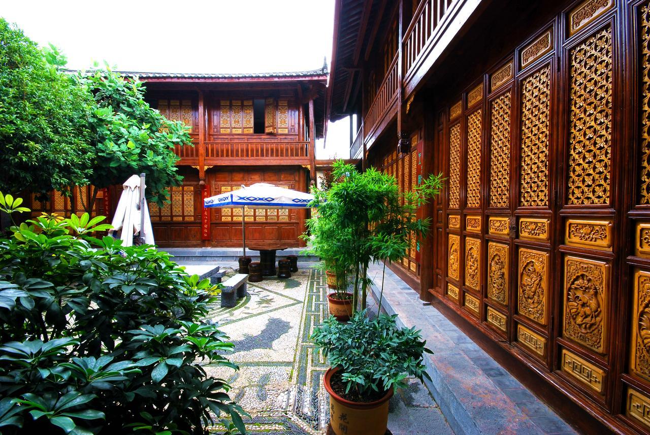 Lijiang Jinfu Hotel Екстер'єр фото