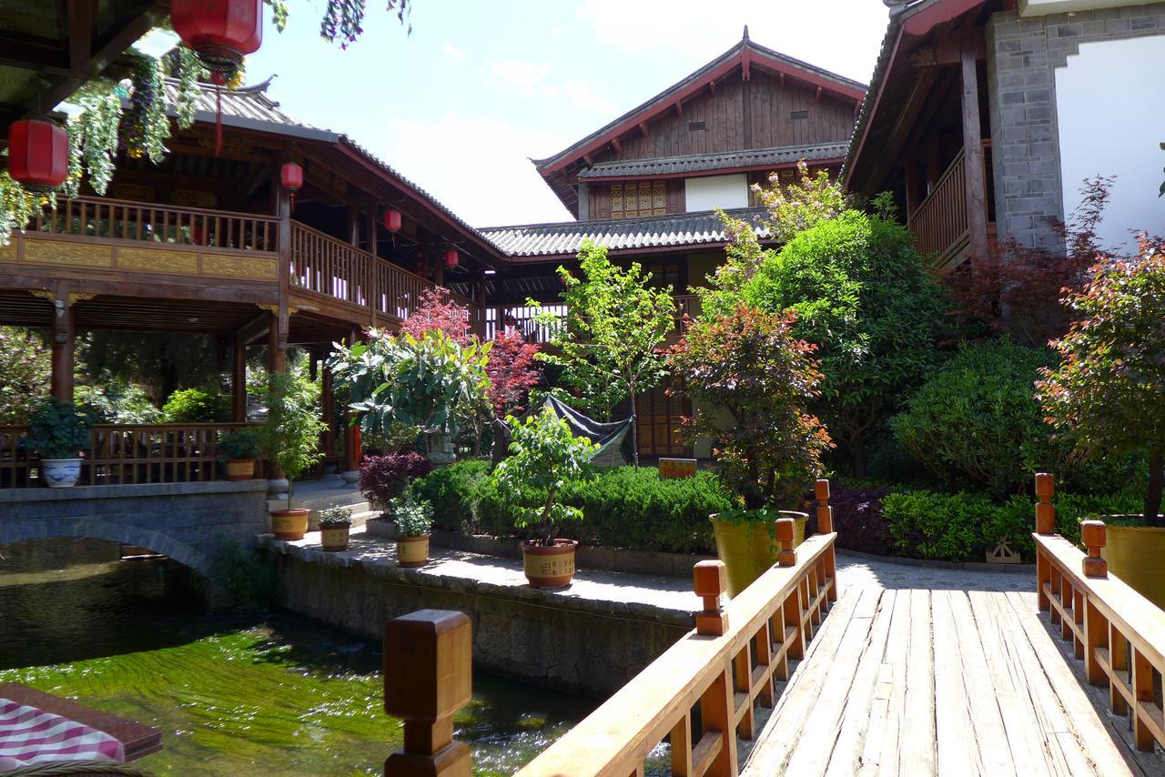 Lijiang Jinfu Hotel Екстер'єр фото