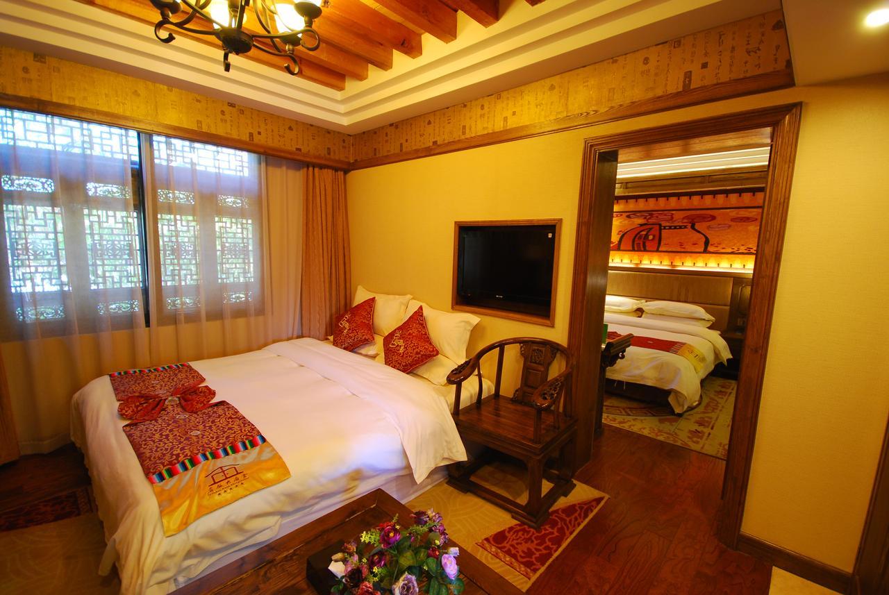 Lijiang Jinfu Hotel Екстер'єр фото