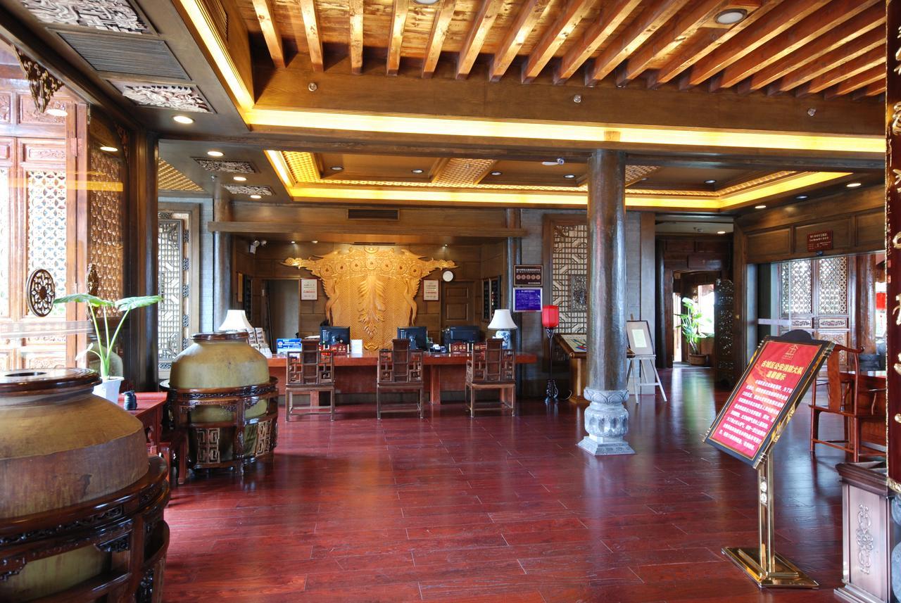 Lijiang Jinfu Hotel Екстер'єр фото