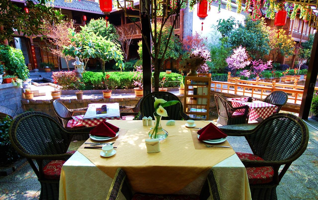 Lijiang Jinfu Hotel Екстер'єр фото