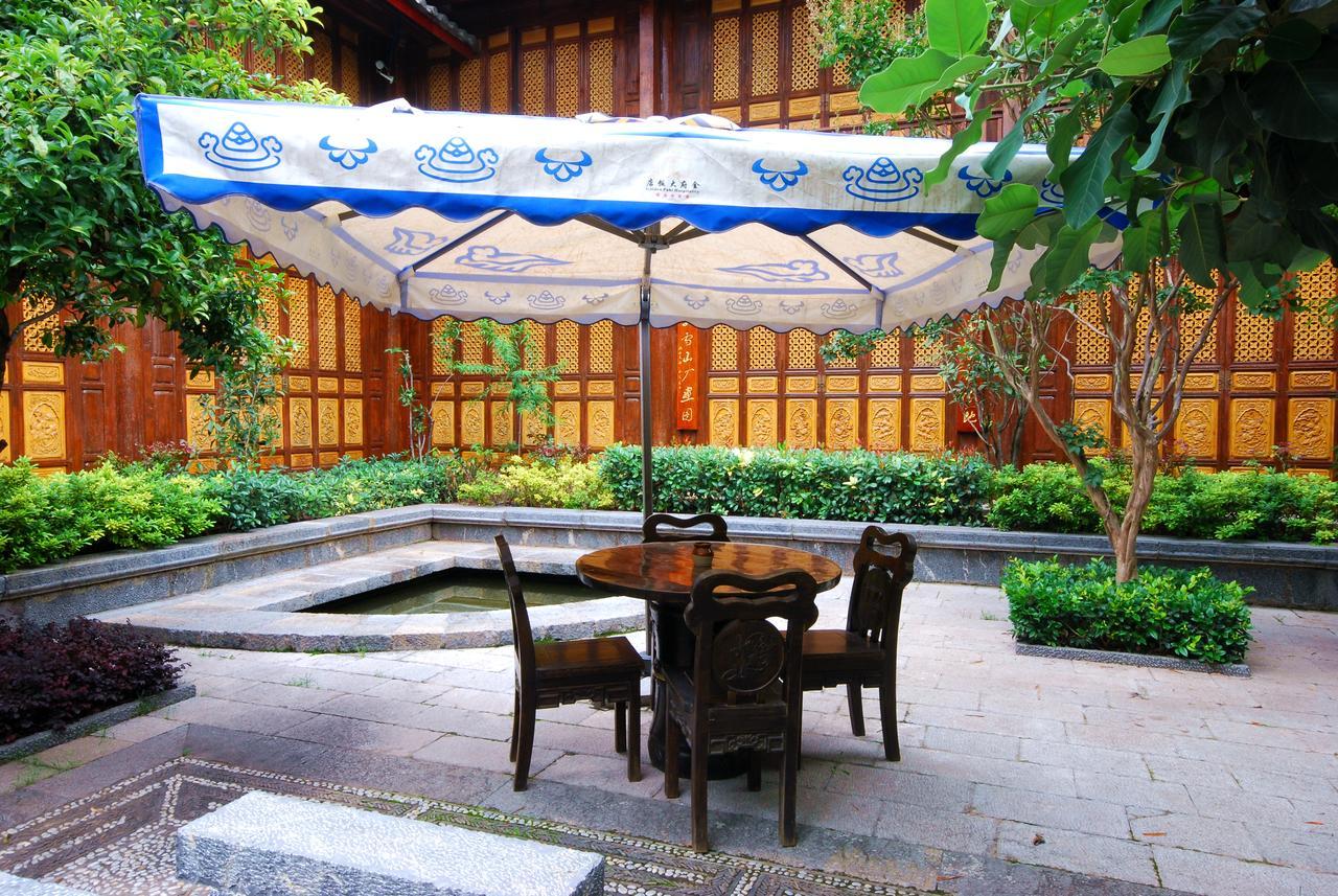 Lijiang Jinfu Hotel Екстер'єр фото