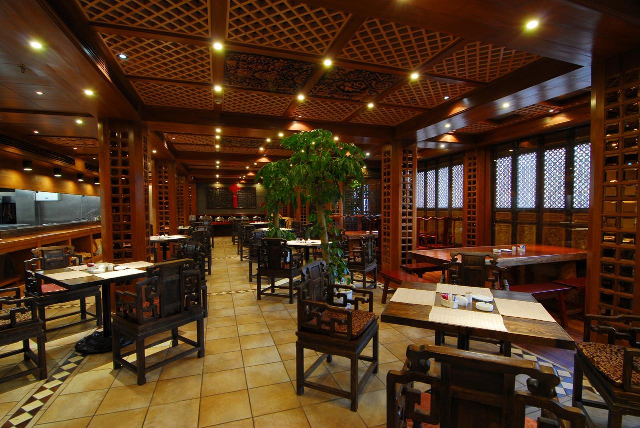 Lijiang Jinfu Hotel Екстер'єр фото