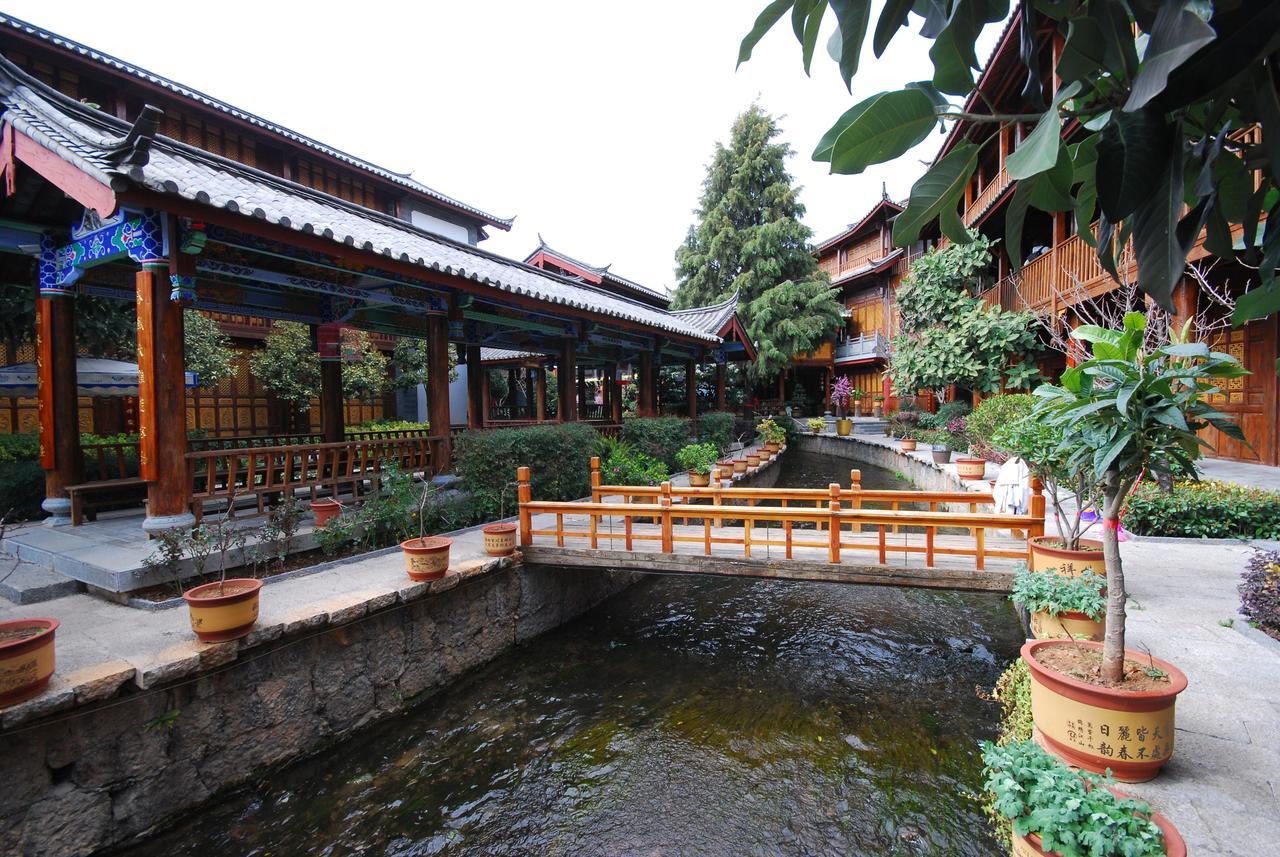 Lijiang Jinfu Hotel Екстер'єр фото