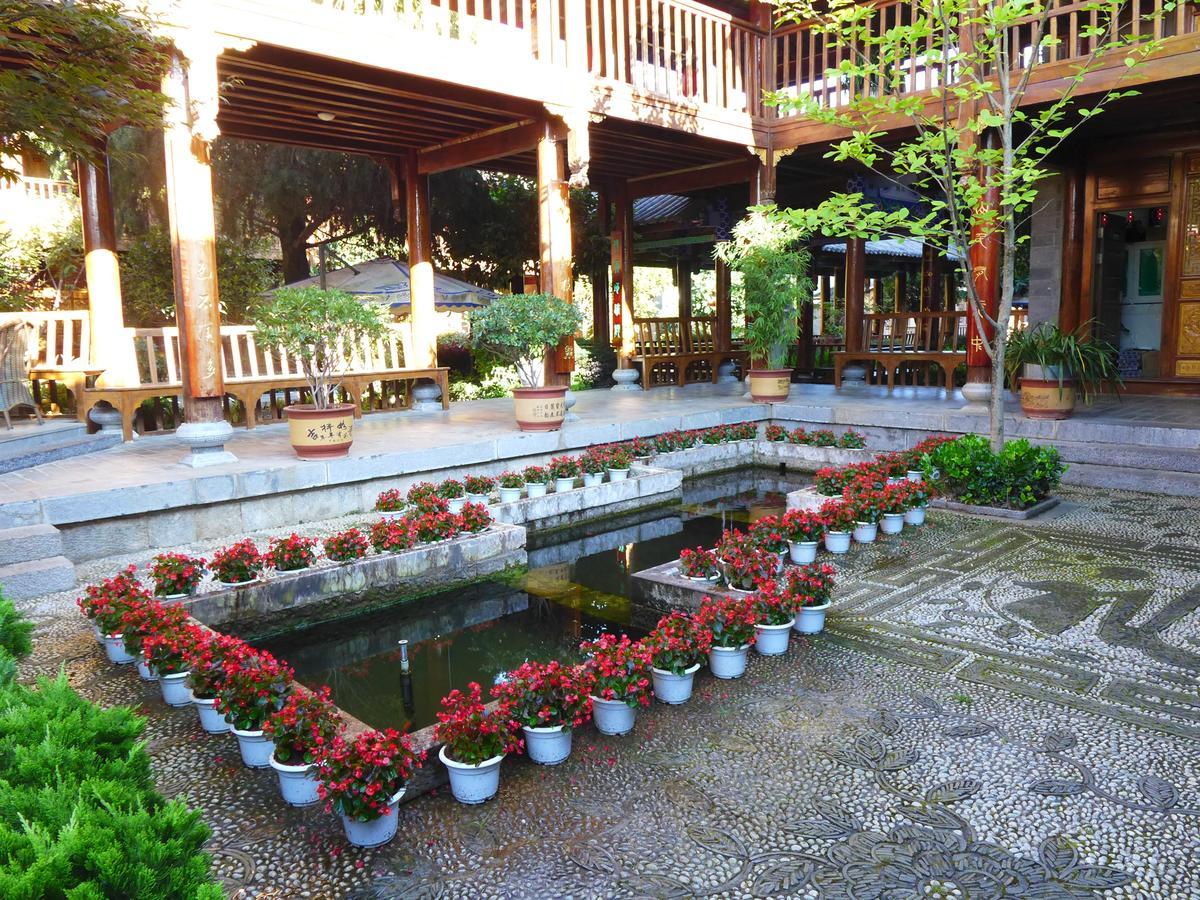 Lijiang Jinfu Hotel Екстер'єр фото