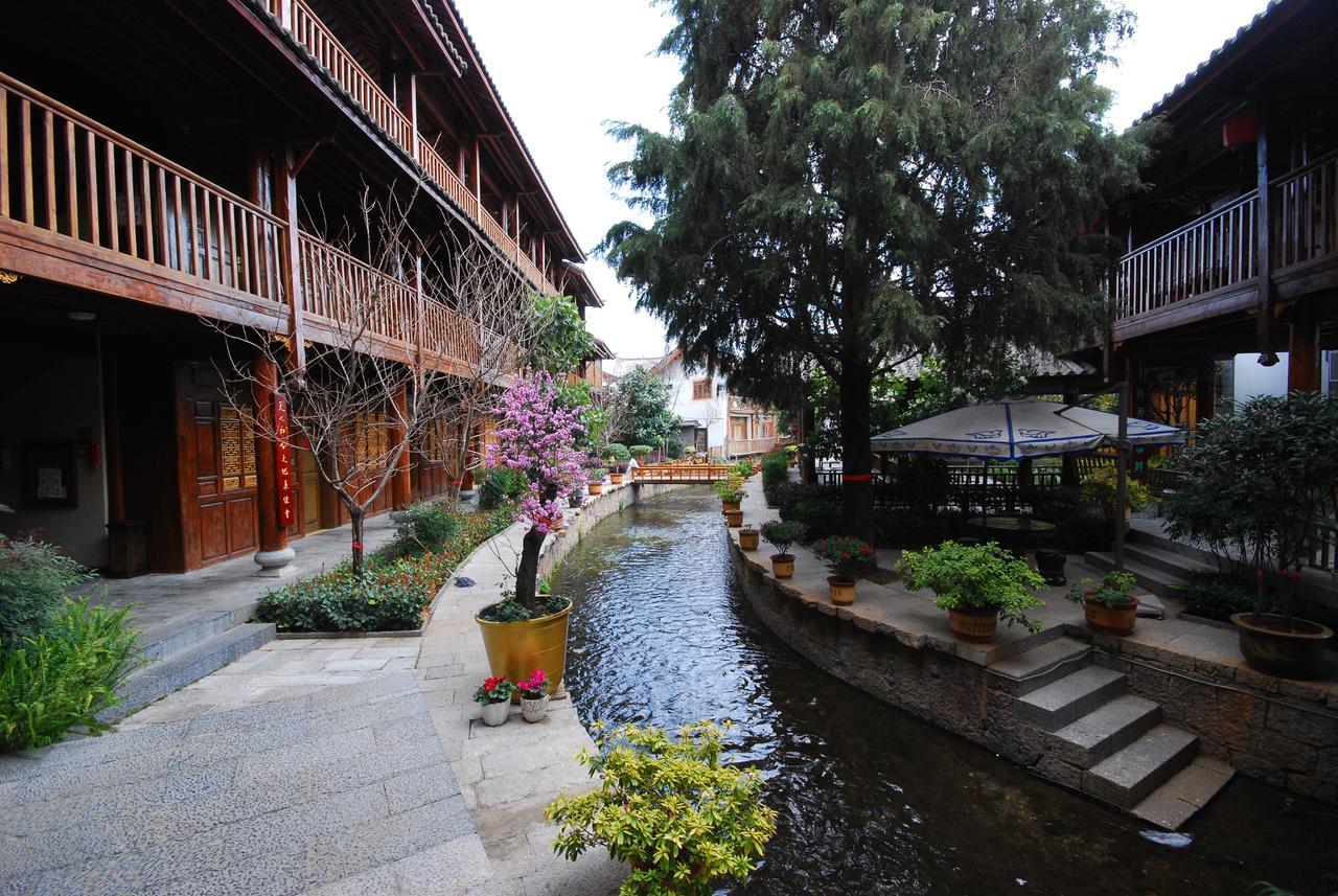 Lijiang Jinfu Hotel Екстер'єр фото