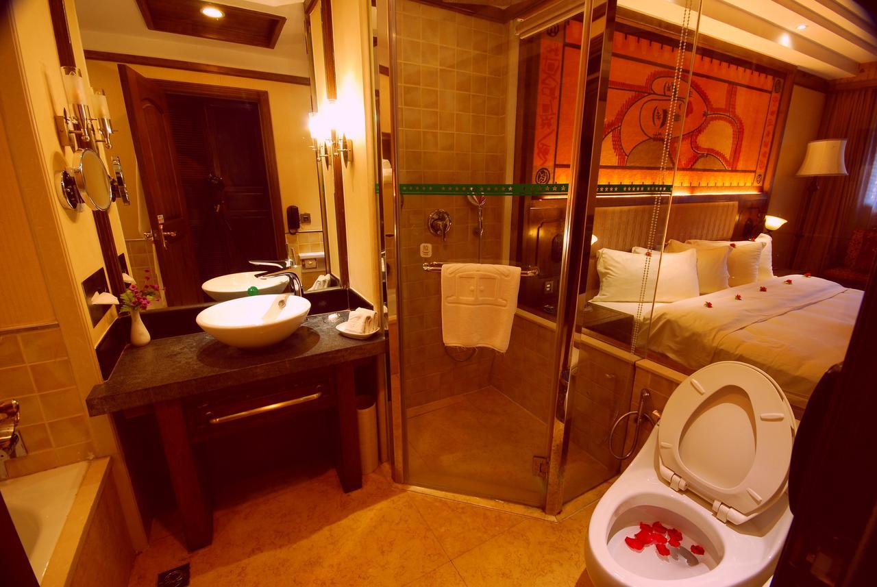 Lijiang Jinfu Hotel Екстер'єр фото